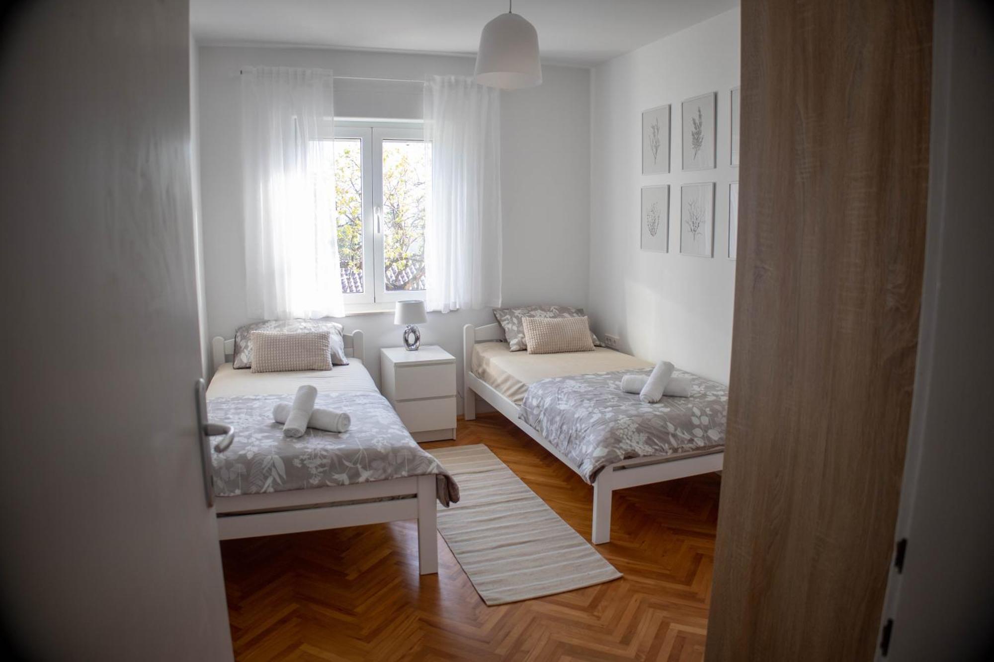 Green Park And Sunny Terrace Apartments Анкаран Екстериор снимка